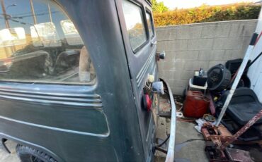 Willys-station-wagon-suv-1951-green-12