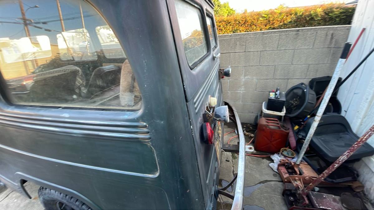 Willys-station-wagon-suv-1951-green-12