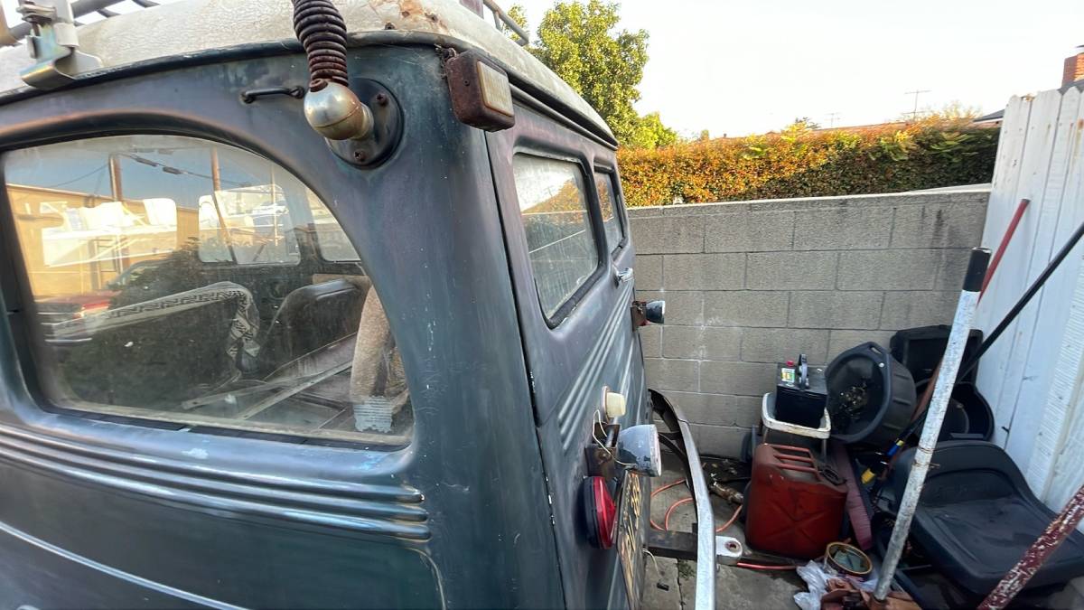 Willys-station-wagon-suv-1951-green-14