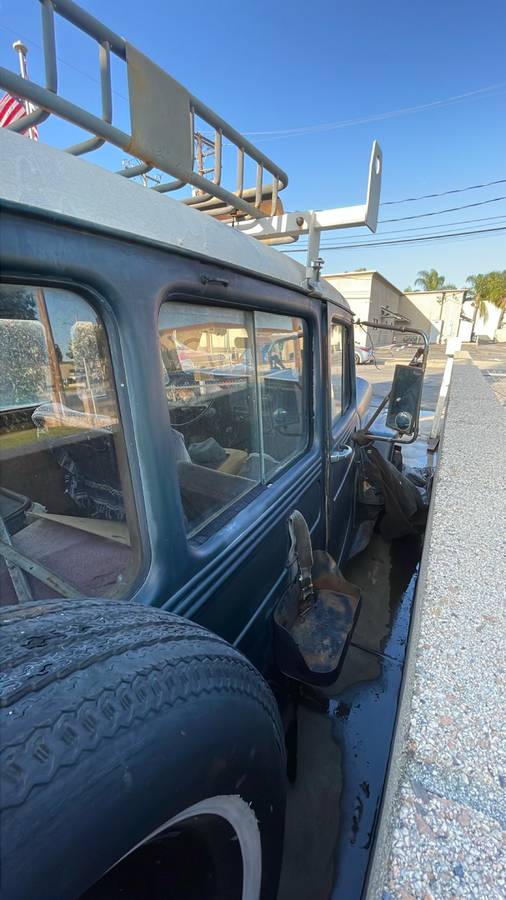 Willys-station-wagon-suv-1951-green-15
