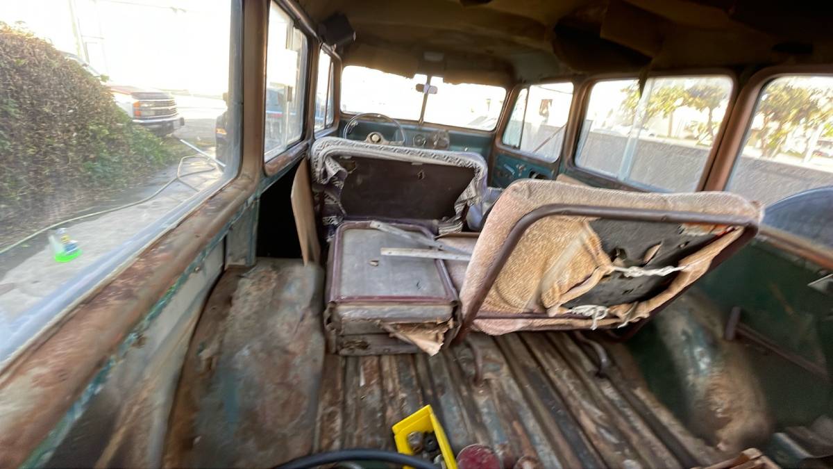 Willys-station-wagon-suv-1951-green-17