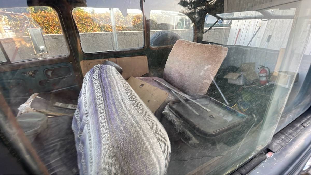 Willys-station-wagon-suv-1951-green-21