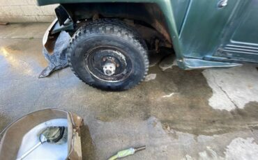 Willys-station-wagon-suv-1951-green-22