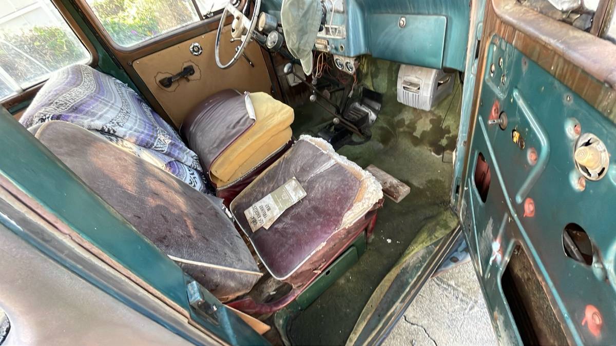 Willys-station-wagon-suv-1951-green-3