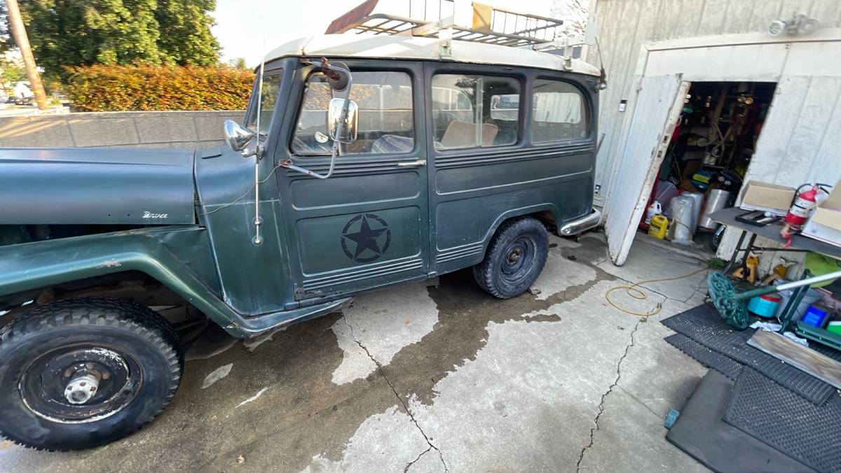 Willys-station-wagon-suv-1951-green-6