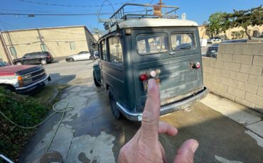 Willys-station-wagon-suv-1951-green-8