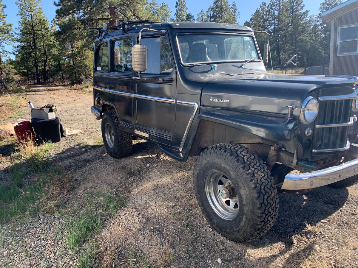Willys-utility-wagon-1960-grey-4