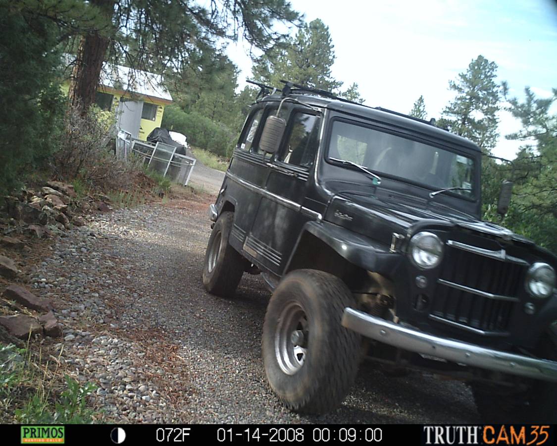 Willys-utility-wagon-1960-grey-5