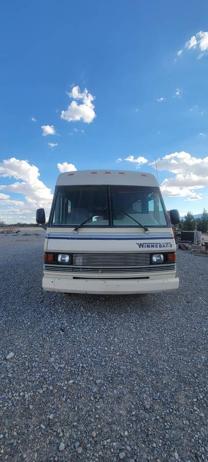 Winnebago-1991-white-1