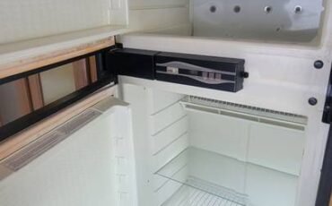 Winnebago-1991-white-8