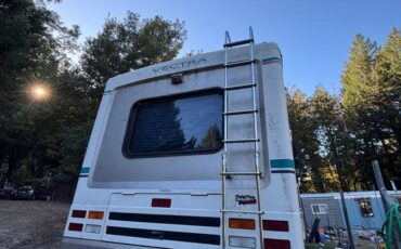 Winnebago-vortex-1996-silver-2