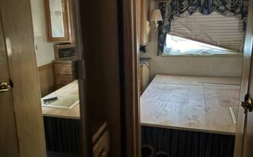 Winnebago-vortex-1996-silver-3