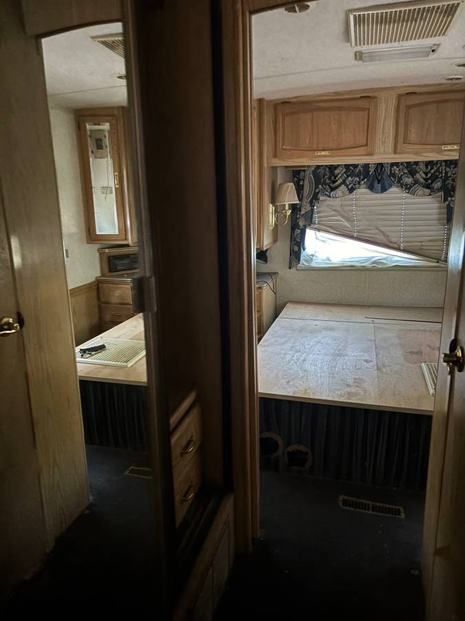 Winnebago-vortex-1996-silver-3