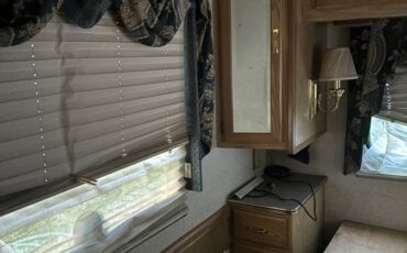 Winnebago-vortex-1996-silver-4