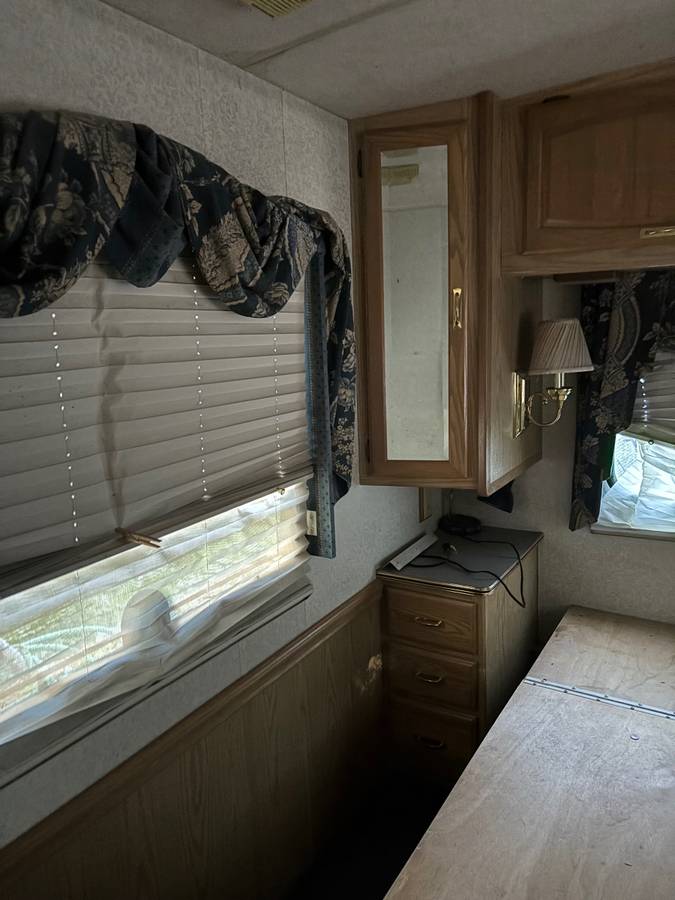 Winnebago-vortex-1996-silver-4