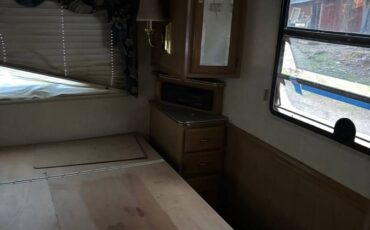 Winnebago-vortex-1996-silver-5