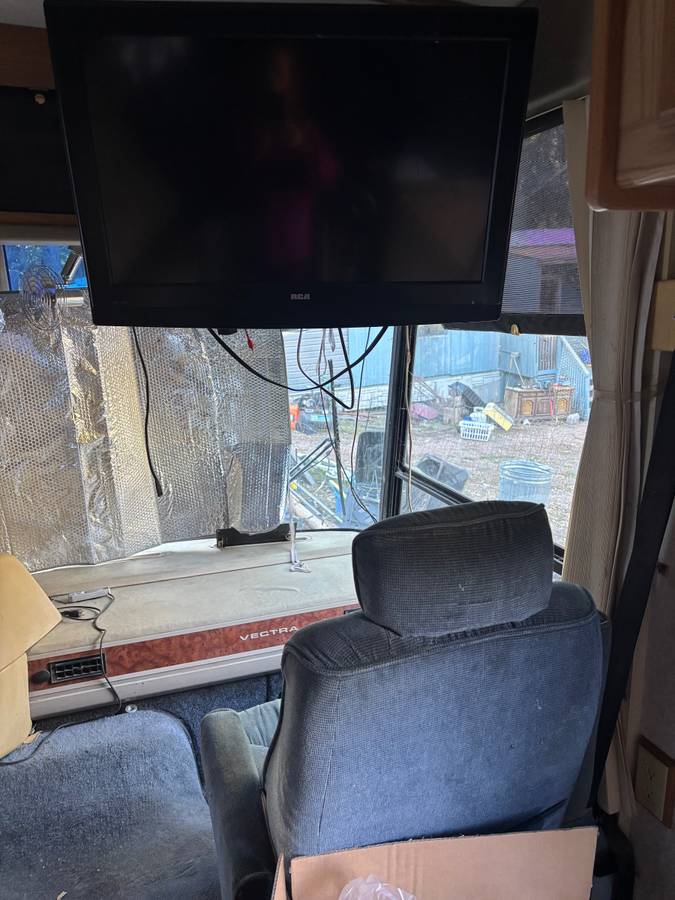 Winnebago-vortex-1996-silver-7