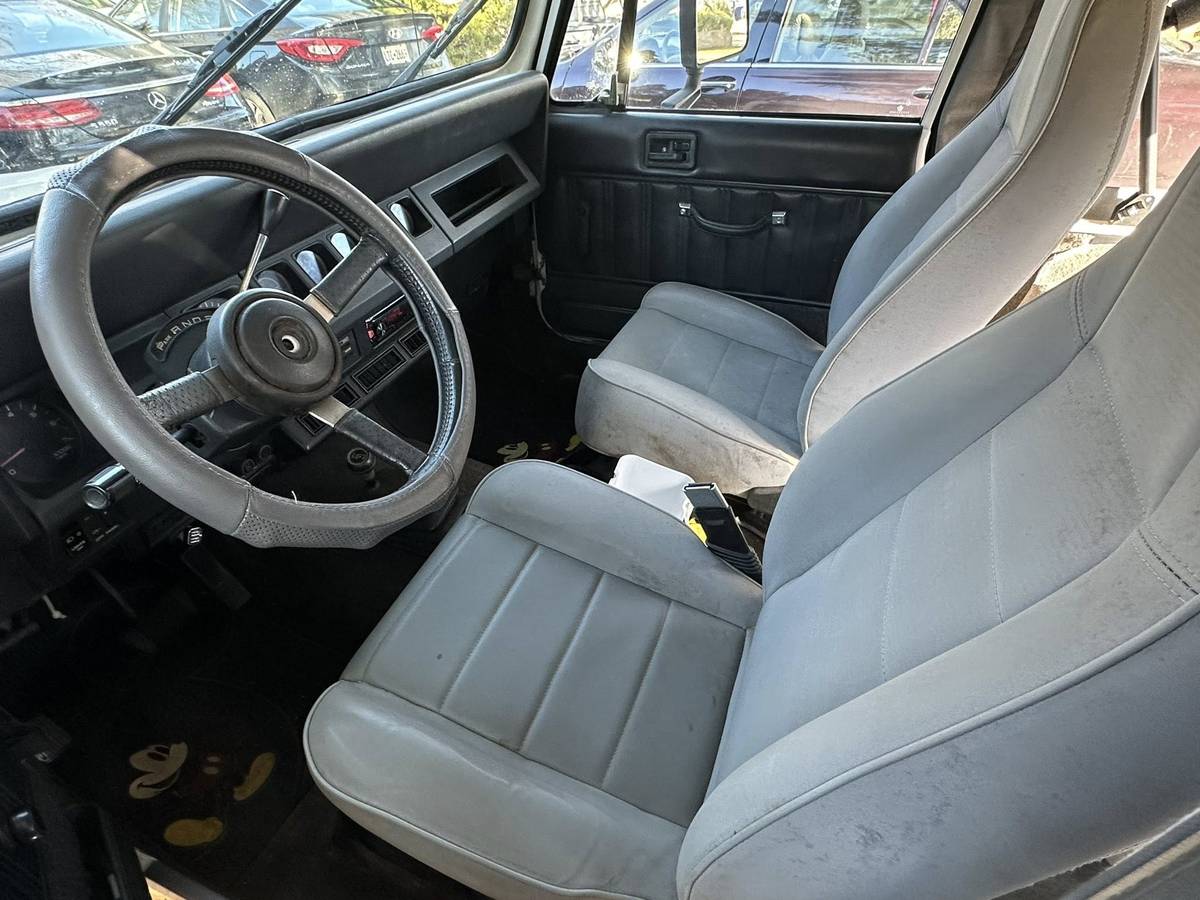 Wrangler-renegade-4.0-1993-white-10