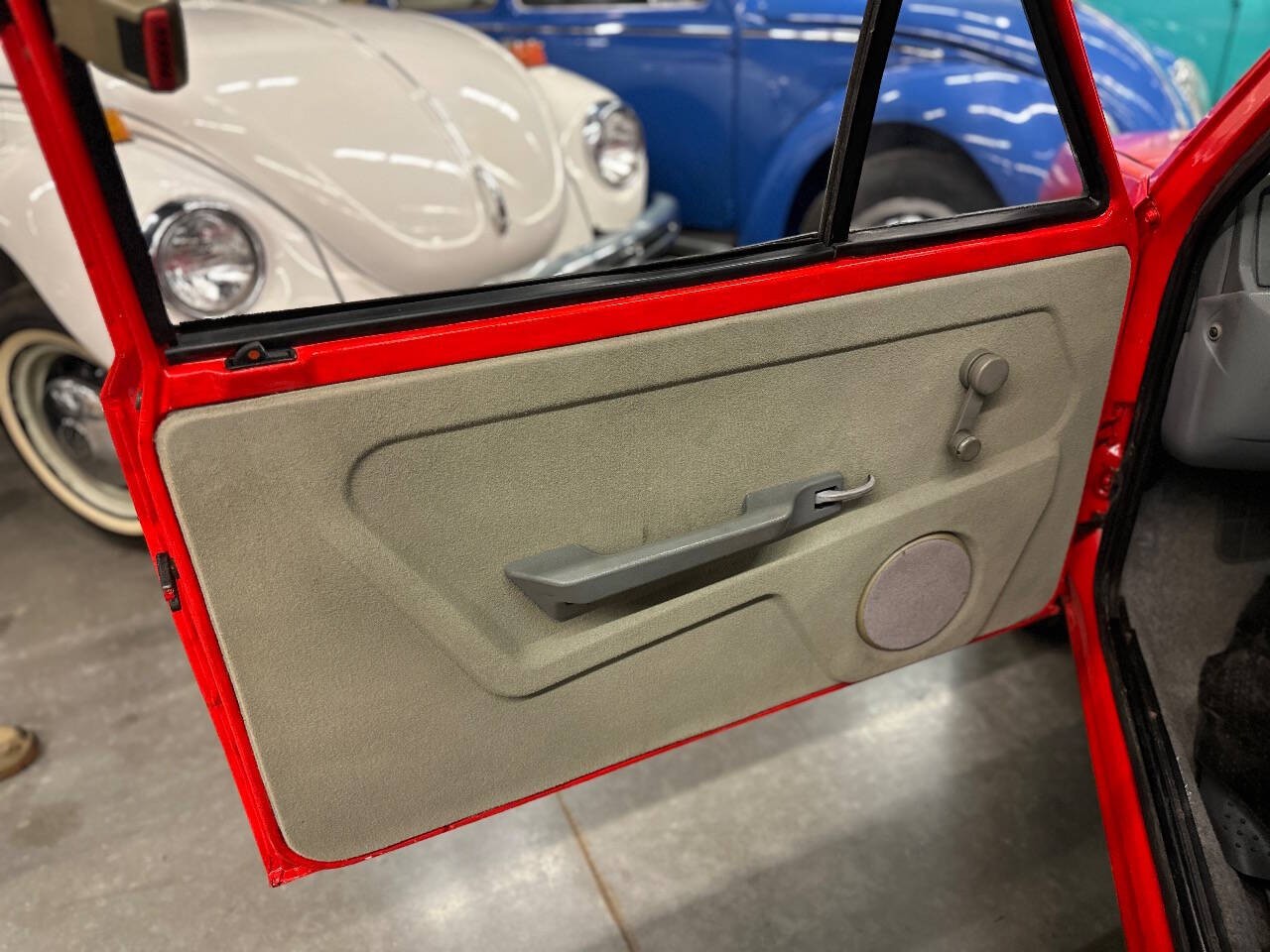 Yugo-1989-Hatchback-13