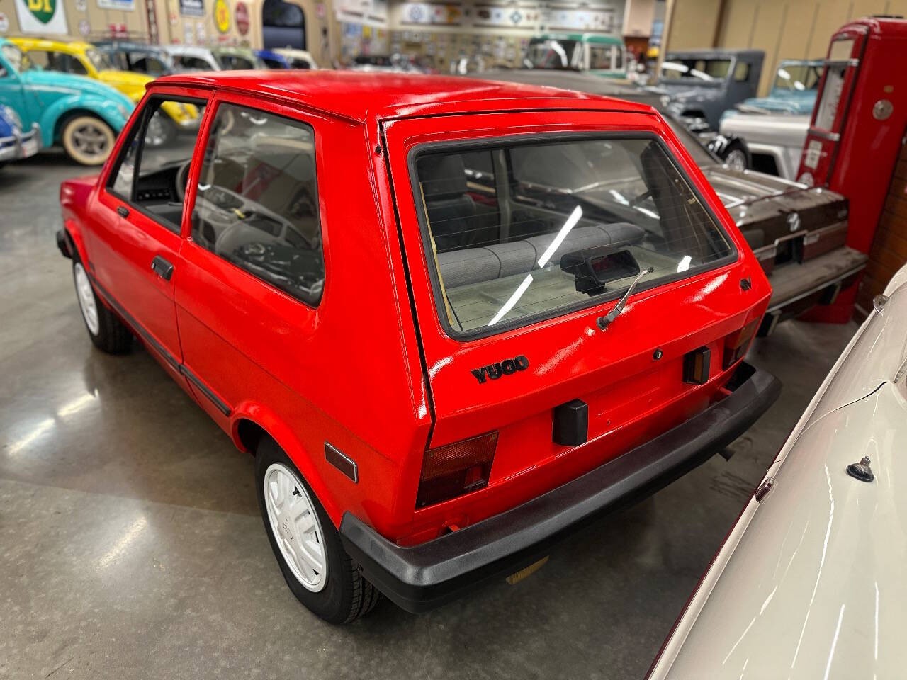 Yugo-1989-Hatchback-2