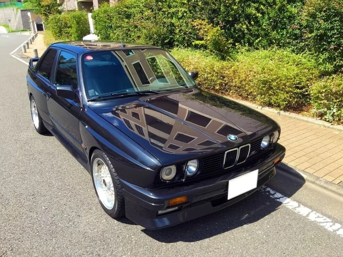 Bmw-M3-1988-Black-Cream