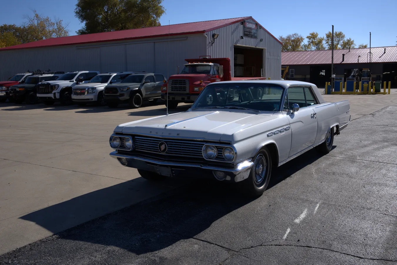 Buick-Electra-225-1963-White-Light-Blue