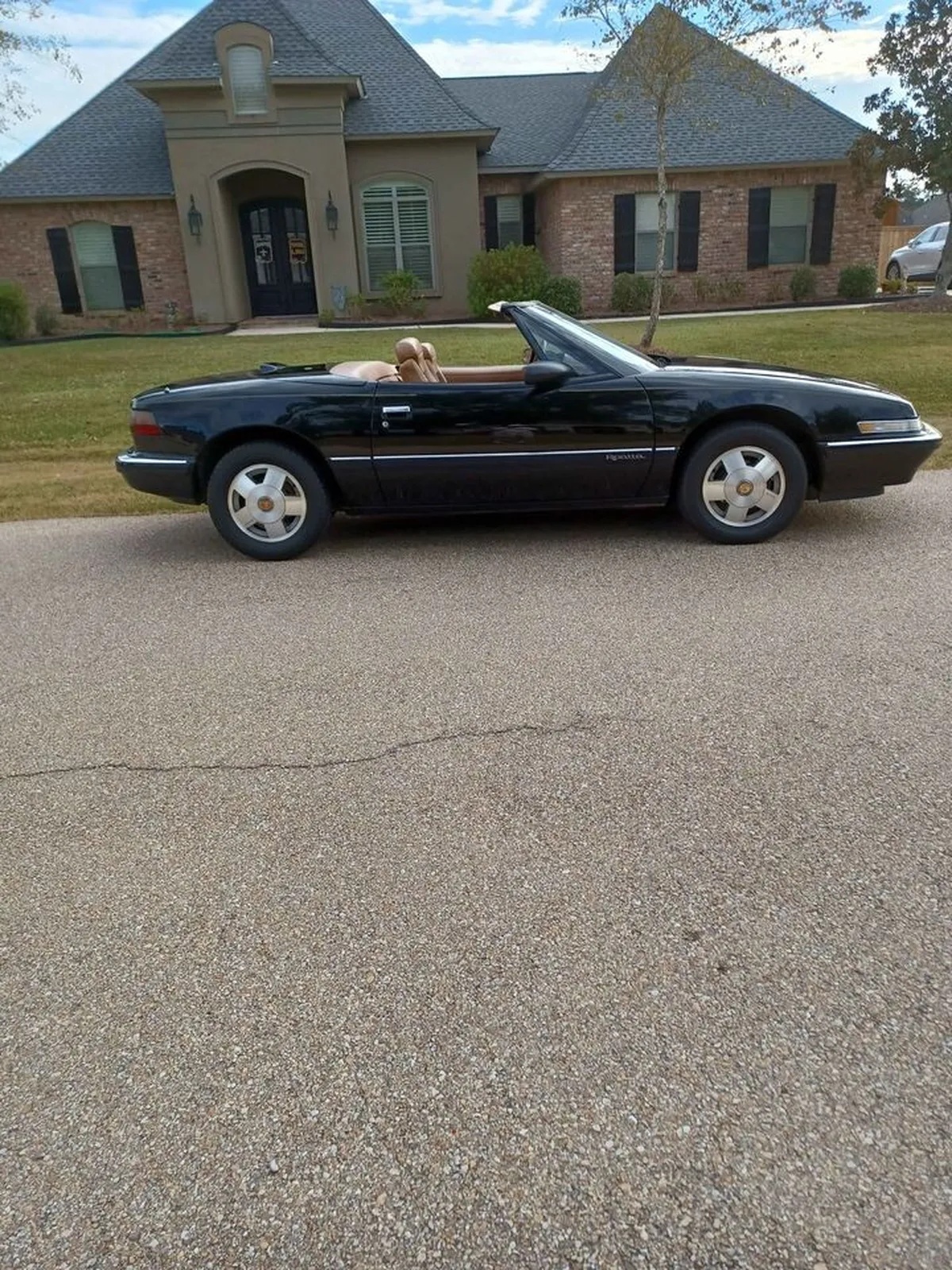 Buick-Reatta-1990-Black-Saddle