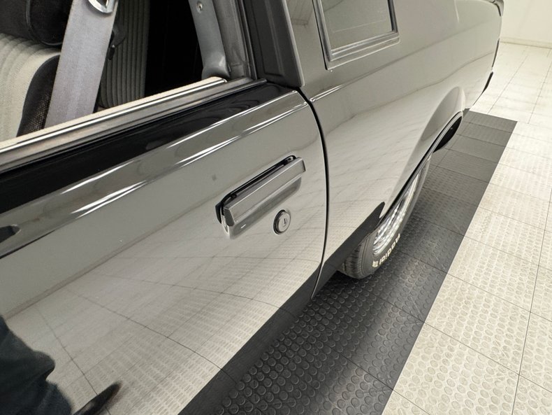 Buick-Regal-1987-Black-Gray-19