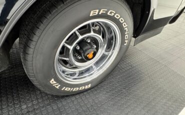 Buick-Regal-1987-Black-Gray-24