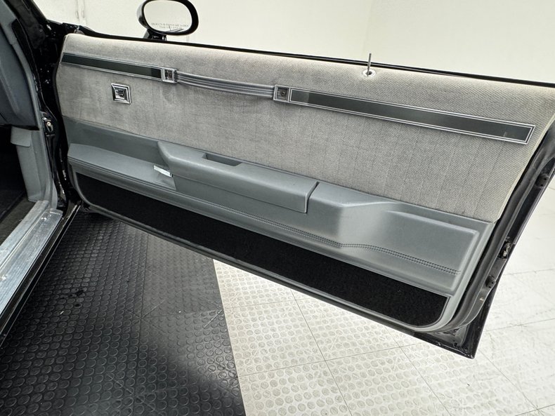 Buick-Regal-1987-Black-Gray-7