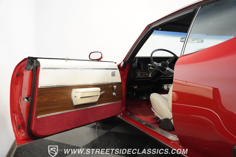 Buick-Skylark-1972-Fire-Red-White-12