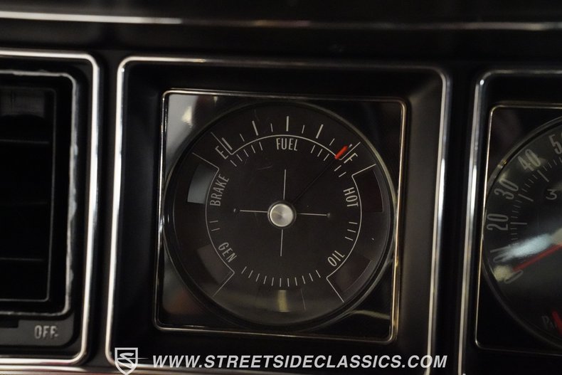 Buick-Skylark-1972-Fire-Red-White-36