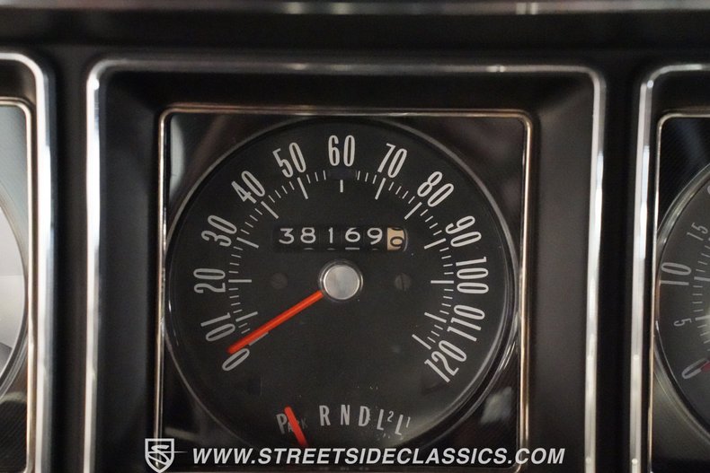 Buick-Skylark-1972-Fire-Red-White-38