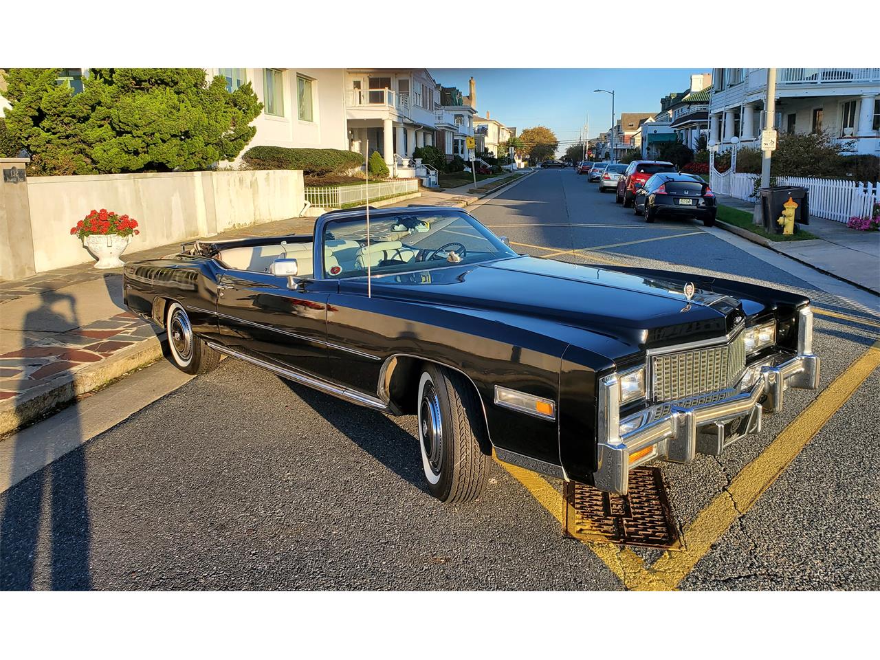 Cadillac-Eldorado-1976-Black-White