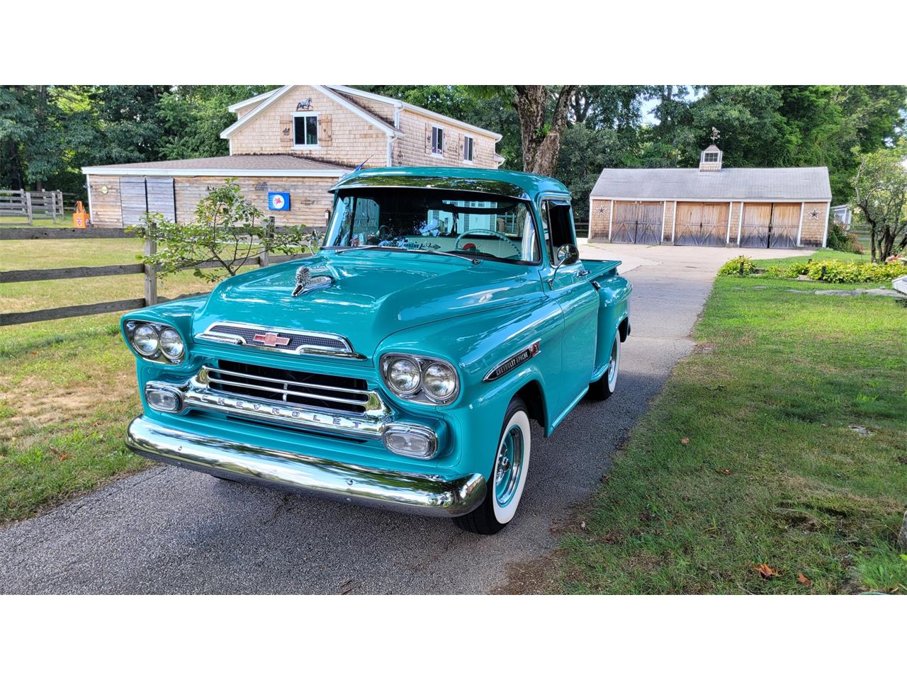 Chevrolet-Apache-1959-Indian-Tourquoise-Tourquoise-and-White