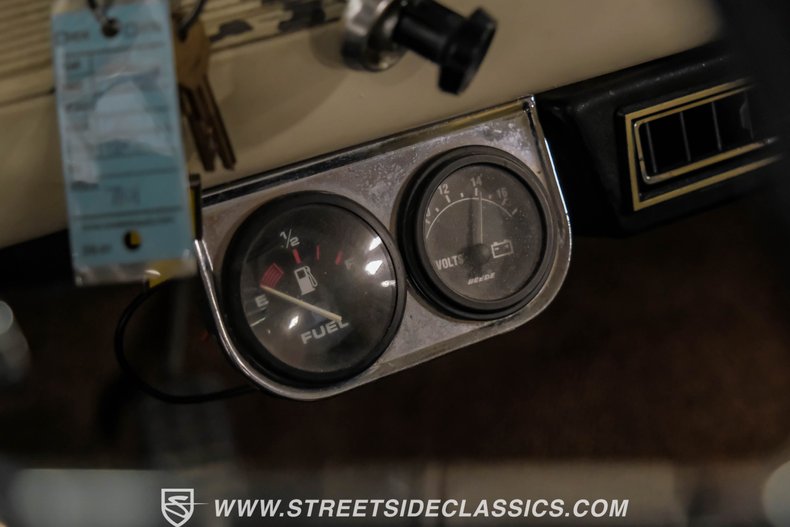 Chevrolet-C10-1966-Tan-Tan-39