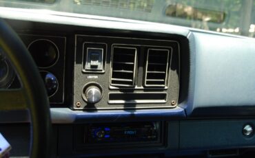 Chevrolet-Camaro-1981-Coupe-11