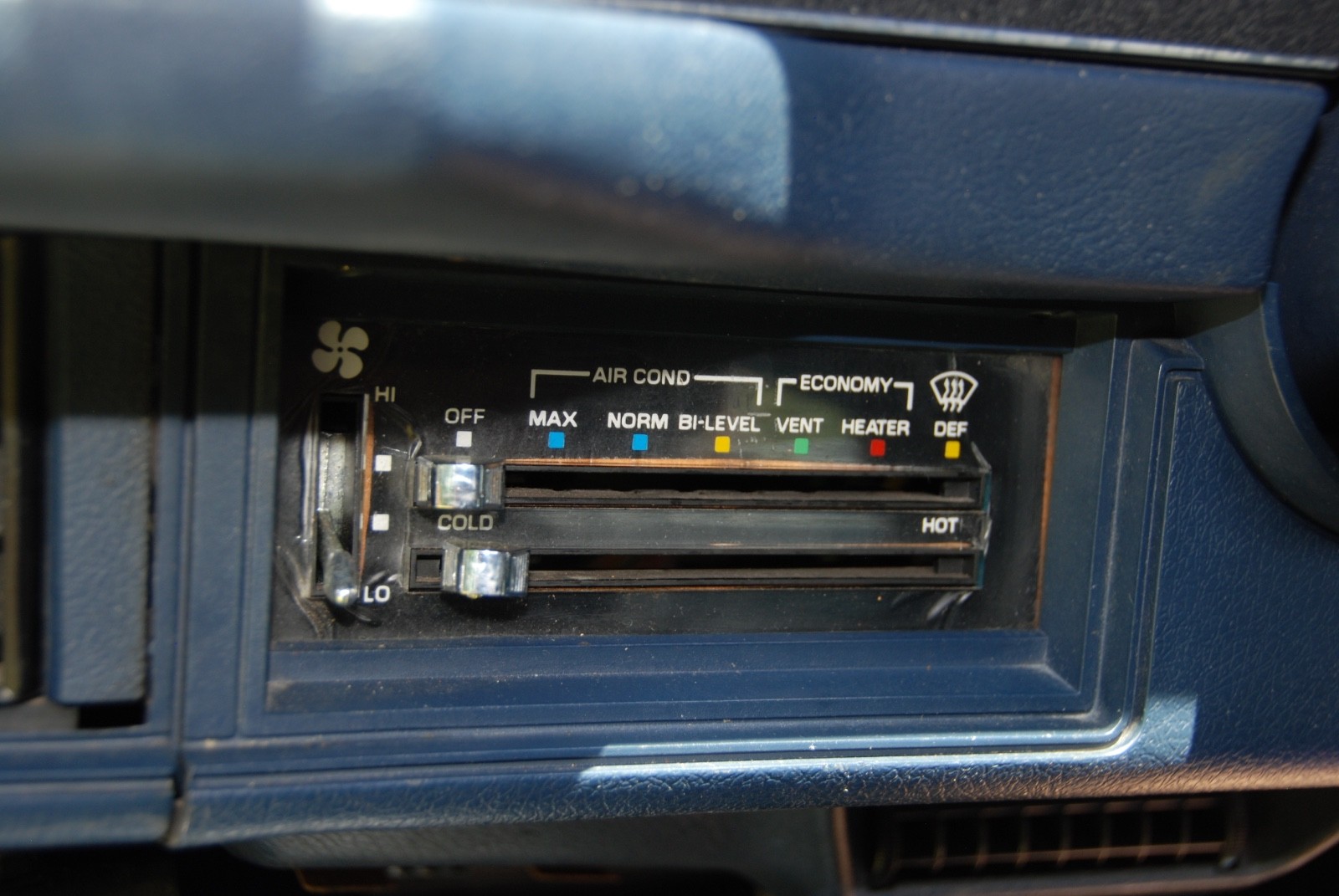 Chevrolet-Camaro-1981-Coupe-12