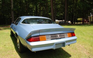 Chevrolet-Camaro-1981-Coupe-21