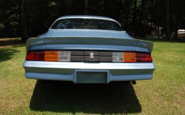 Chevrolet-Camaro-1981-Coupe-22