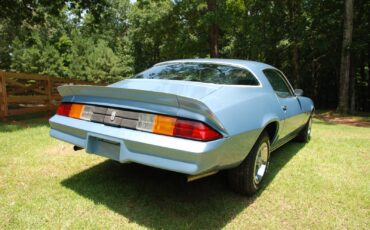 Chevrolet-Camaro-1981-Coupe-23