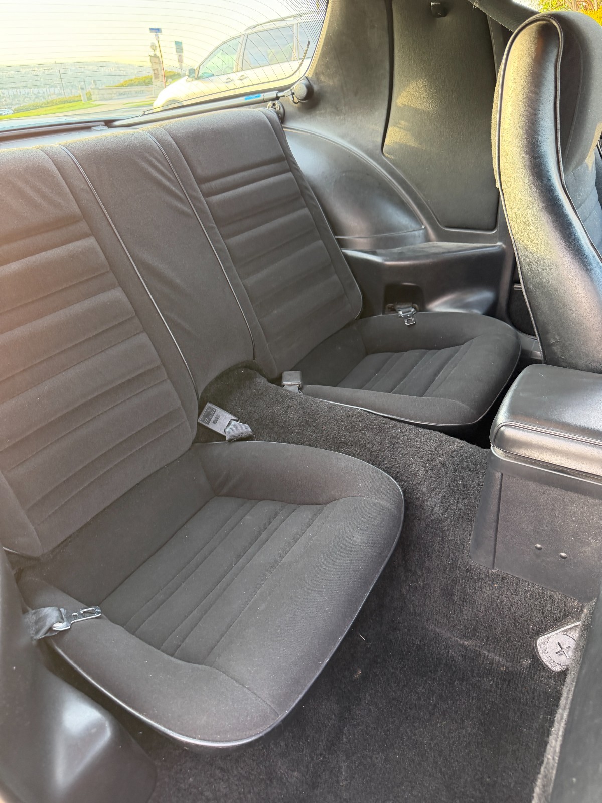 Chevrolet-Camaro-1987-Coupe-10