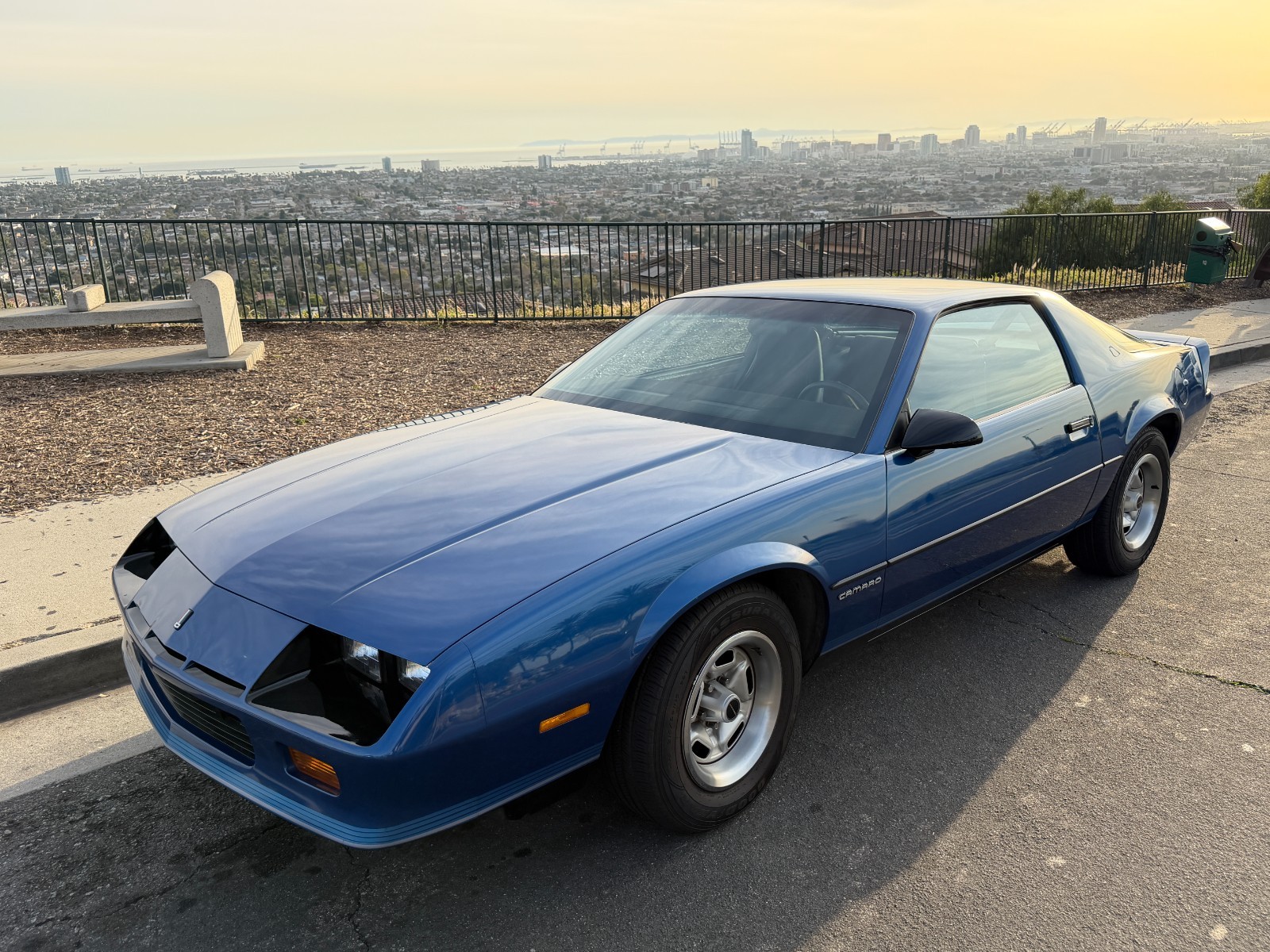 Chevrolet-Camaro-1987-Coupe-16