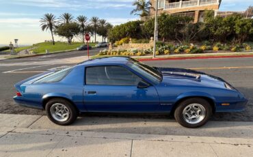 Chevrolet-Camaro-1987-Coupe-19