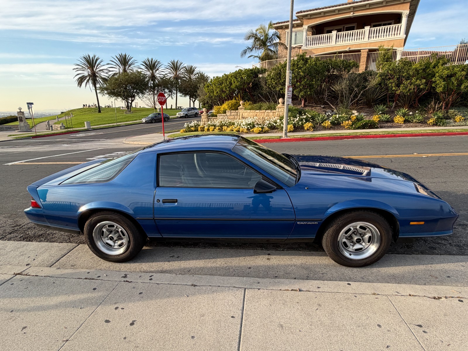 Chevrolet-Camaro-1987-Coupe-19