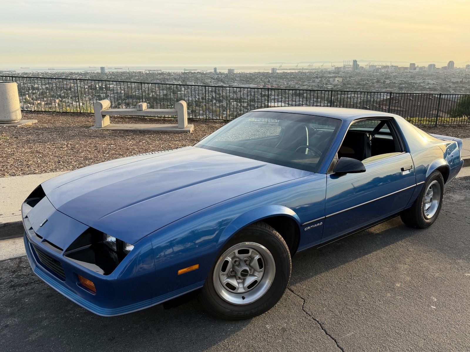 Chevrolet-Camaro-1987-Coupe-2