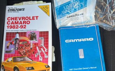 Chevrolet-Camaro-1987-Coupe-28