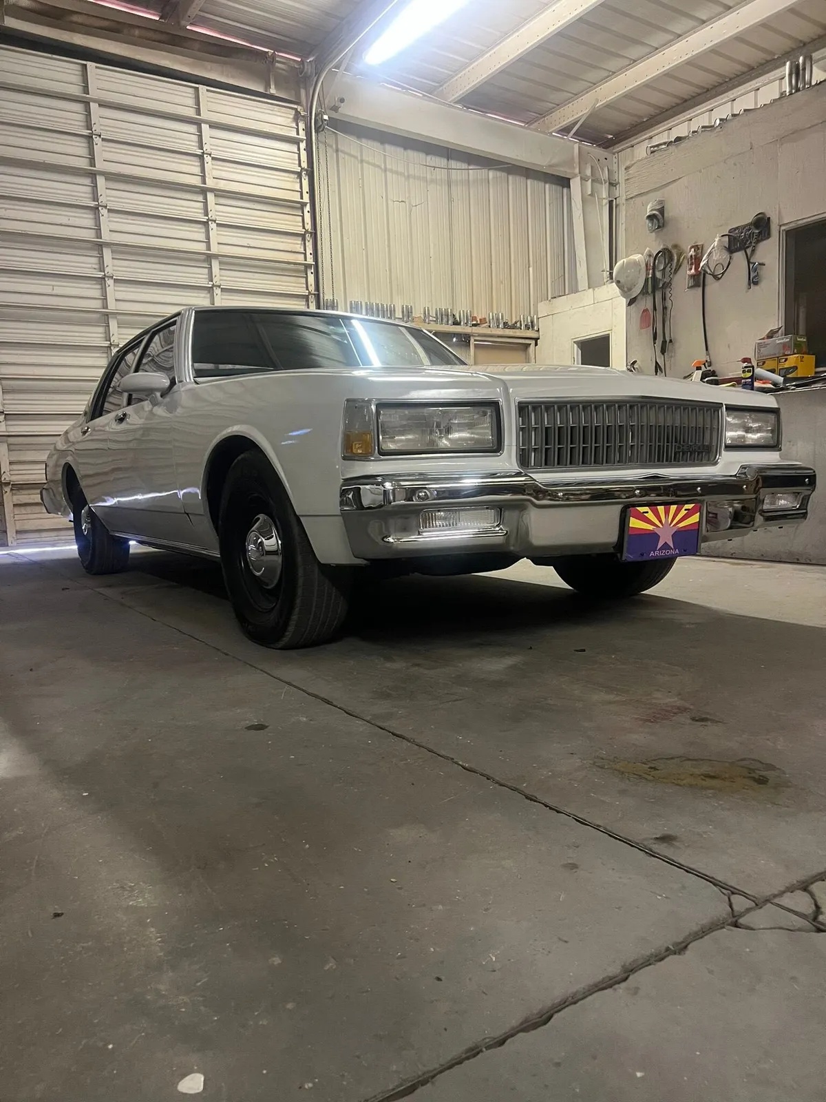 Chevrolet-Caprice-1989-White-Blue