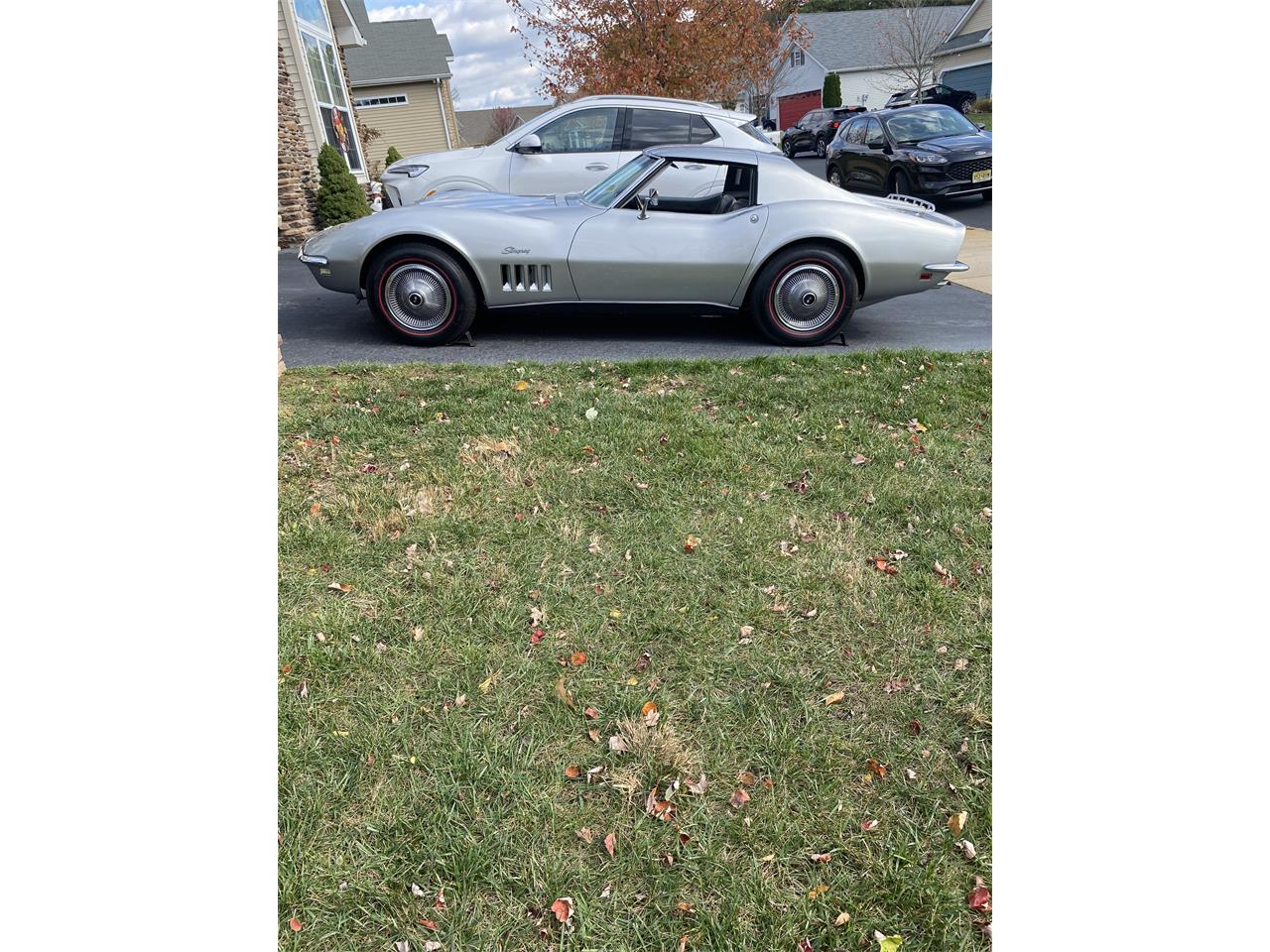 Chevrolet-Corvette-1968-silver-gun-metal-gray