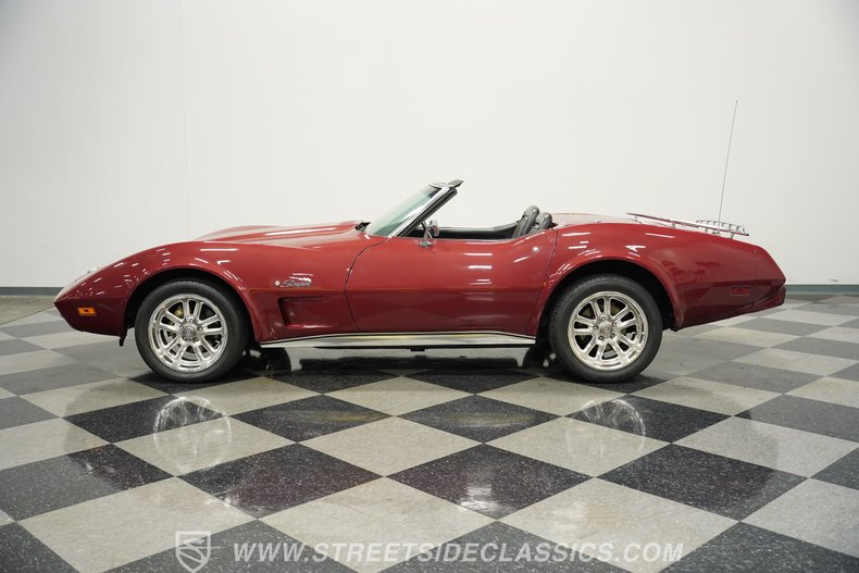 Chevrolet-Corvette-1975-Dark-Red-Metallic-Black